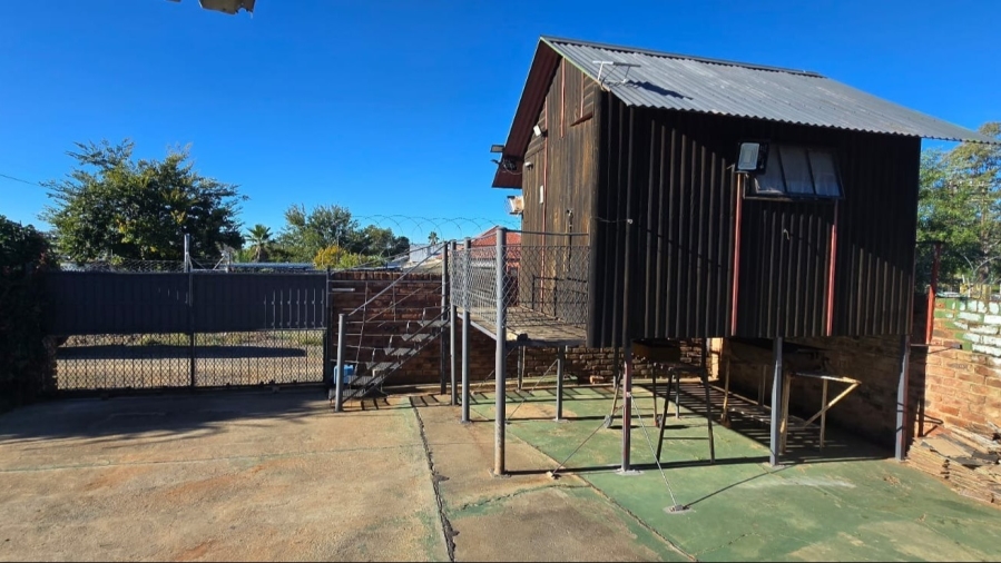 2 Bedroom Property for Sale in Koffiefontein Free State